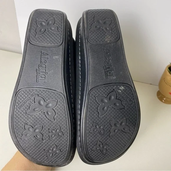 Alegria Black Textured Clog Shoes - Picture 7 of 8